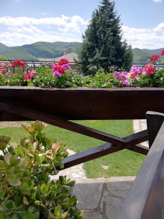 Trifon Zarezan Family Hotel Glavatartsi Exterior foto