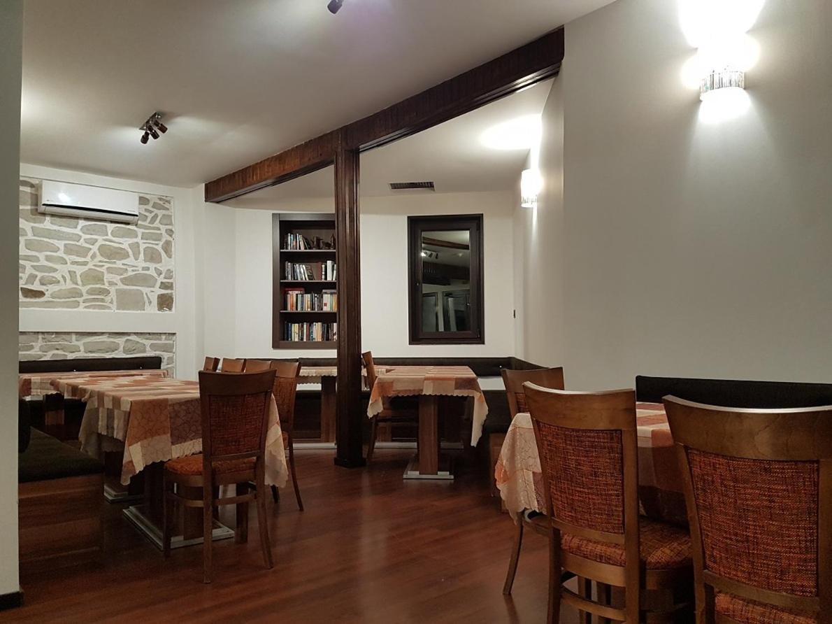 Trifon Zarezan Family Hotel Glavatartsi Exterior foto