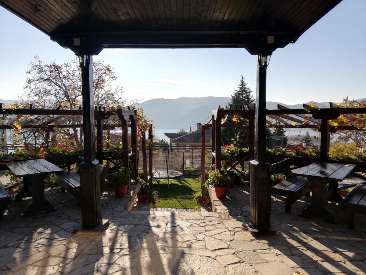 Trifon Zarezan Family Hotel Glavatartsi Exterior foto